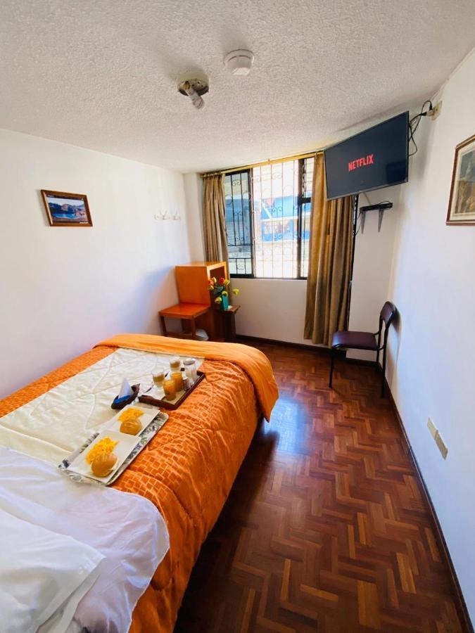 Hotel Margarita Inn Alameda Кіто Екстер'єр фото