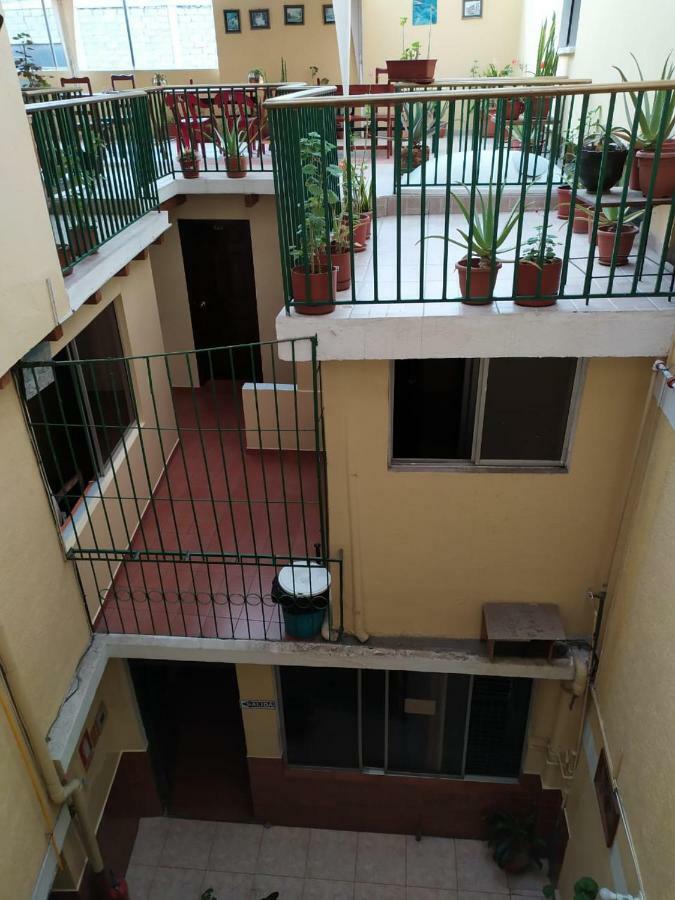 Hotel Margarita Inn Alameda Кіто Екстер'єр фото