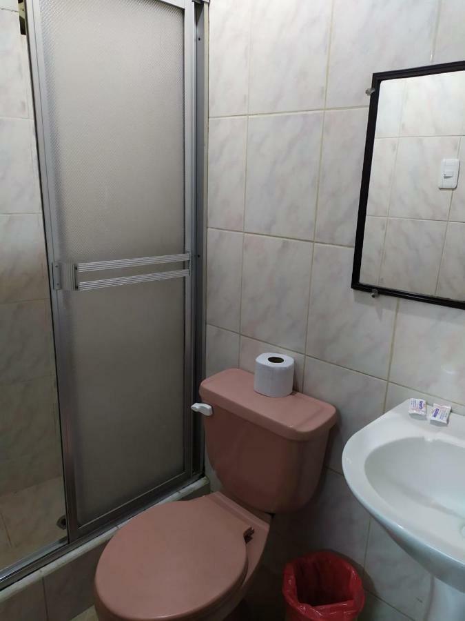 Hotel Margarita Inn Alameda Кіто Номер фото