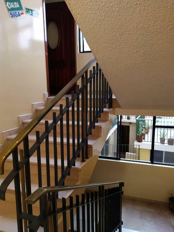 Hotel Margarita Inn Alameda Кіто Екстер'єр фото