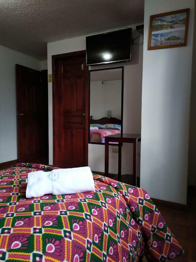 Hotel Margarita Inn Alameda Кіто Екстер'єр фото