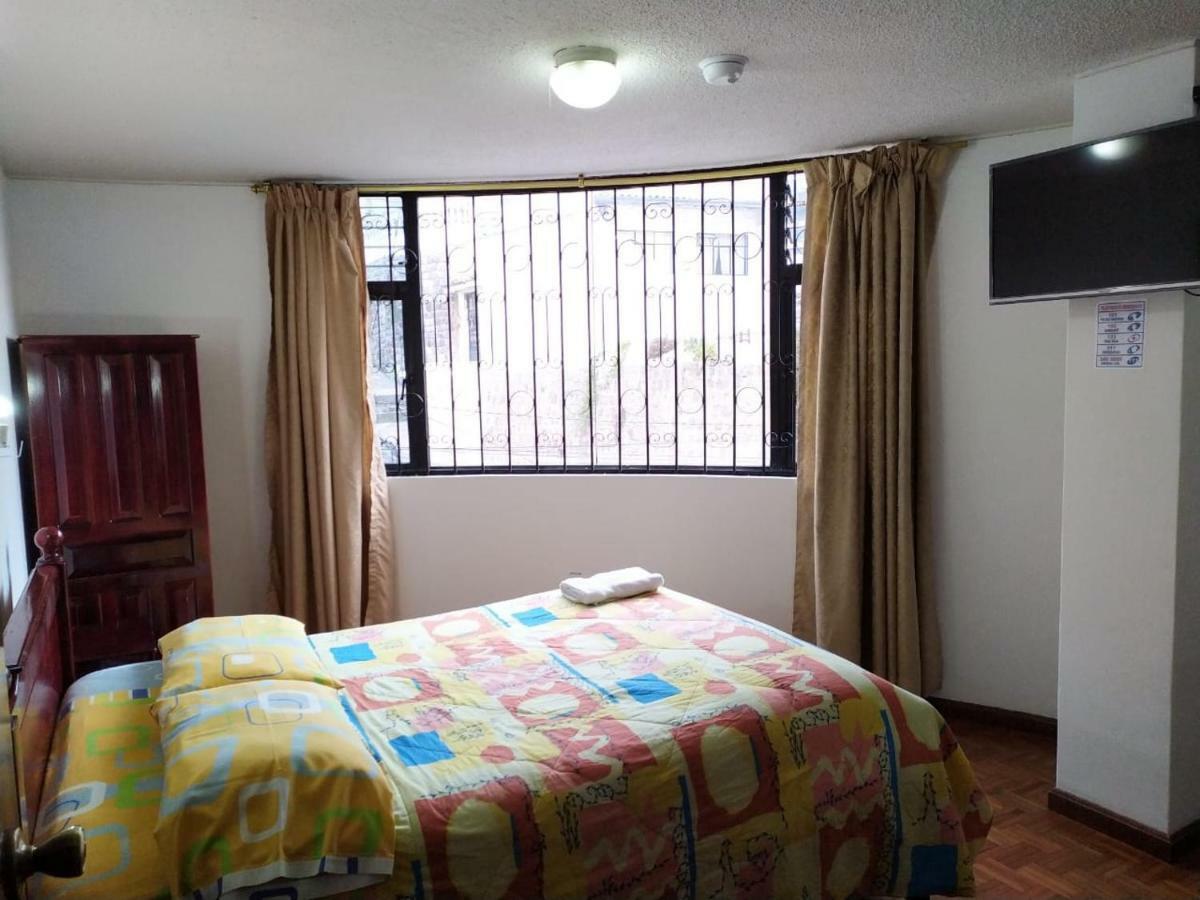 Hotel Margarita Inn Alameda Кіто Екстер'єр фото