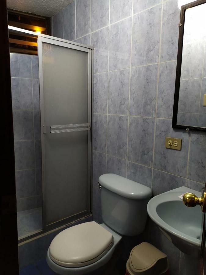 Hotel Margarita Inn Alameda Кіто Екстер'єр фото