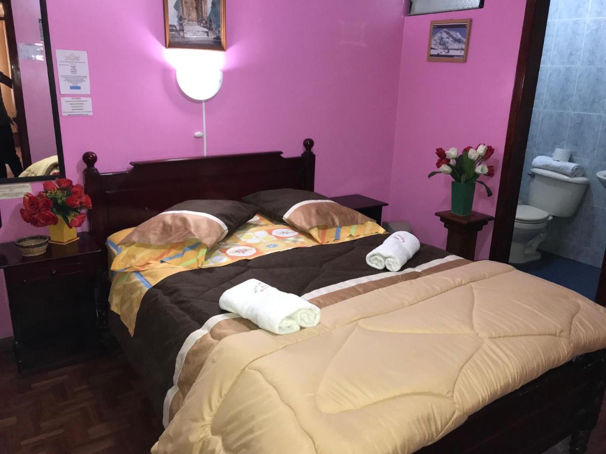 Hotel Margarita Inn Alameda Кіто Екстер'єр фото