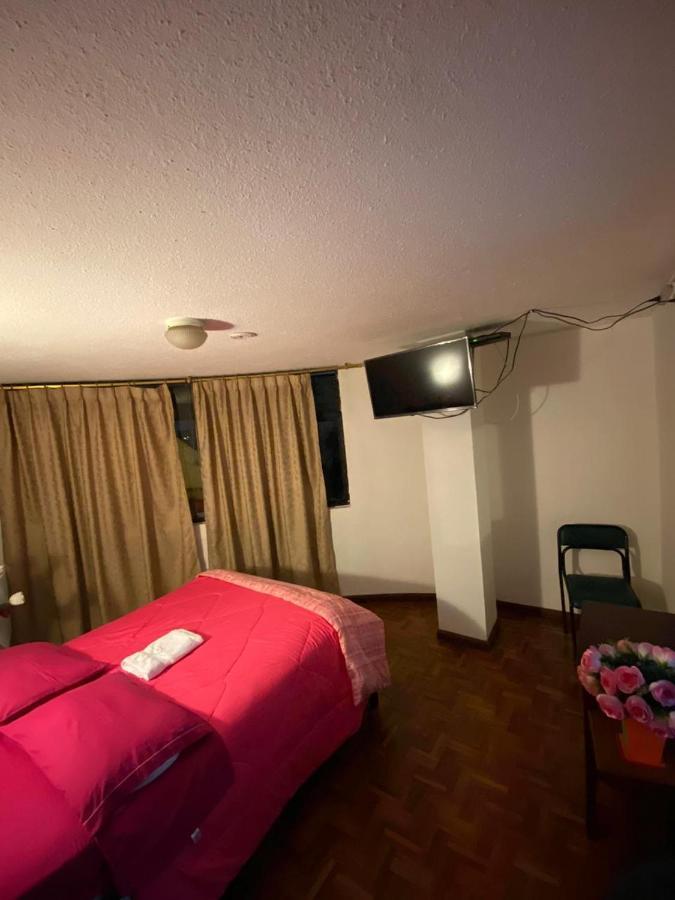 Hotel Margarita Inn Alameda Кіто Екстер'єр фото